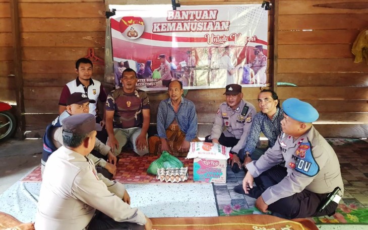 Polsek Pantee Bidari Polres Aceh Timur Berikan Sembako untuk Masyarakat Kurang Mampu
