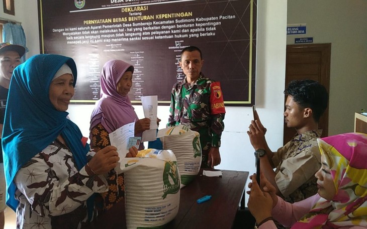 Babinsa Koramil 0801/09 Sudimoro Pastikan penyaluran bantuan Tepat Sasaran