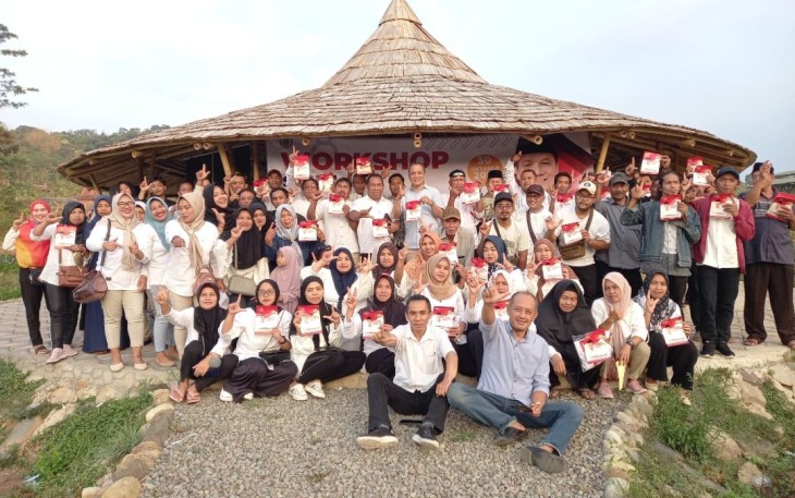 Foto Bersama usai acara