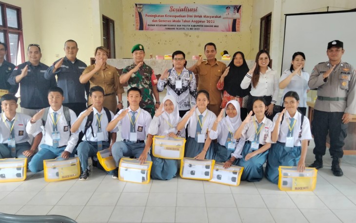 Danramil Manuhing Hadiri Kegiatan Sosialisasi Kewaspadaan Dini Untuk Masyarakat dan Generasi Muda 