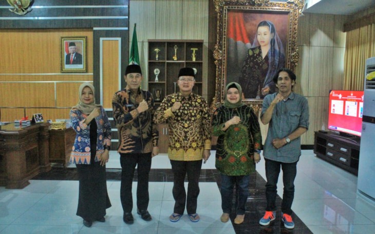 Gubernur Rohidin Sabet Penghargaan Gubernur Peduli Penyiaran di KPI Awards 2023