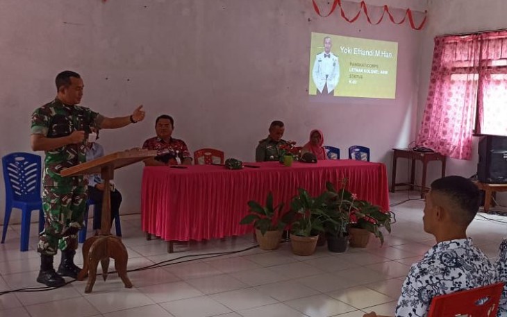 Dandim 1310/Bitung saat memberikan sambutan pada kebaikan sosialisasi rekrutmen sekolah kedinasan di SMAN 3 Bitung