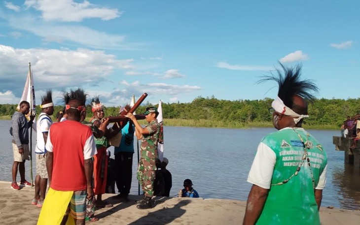 Arak-Arakan Salib Indonesian Youth Day
