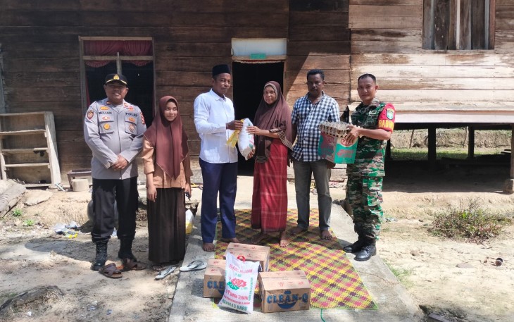 Polsek Nurussalam Kunjungi Korban Kebakaran di Gampong Tunong Bugeng