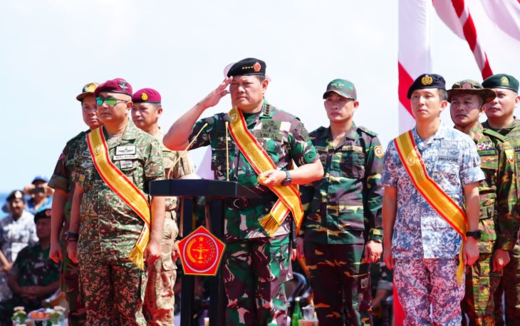 Panglima TNI Laksamana TNI Yudo Margono saat resmi membuka latihan ASEAN Solidarity Exercise Natuna 2023 (ASEX-01 N) di Dermaga Batu Ampar, Batam, Kepulauan Riau, Selasa, (19/9/2023).