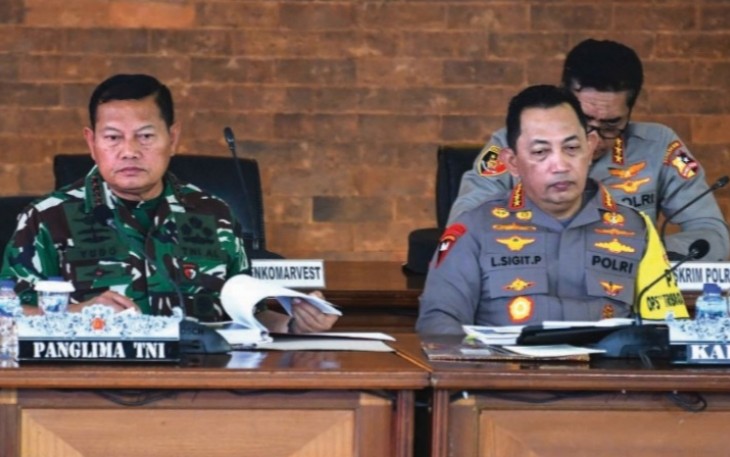 Panglima TNI Laksamana TNI Yudo Margono, S.E., M.M. didampingi Kapolri Jenderal Polisi Listyo Sigit Prabowo, M.Si. 