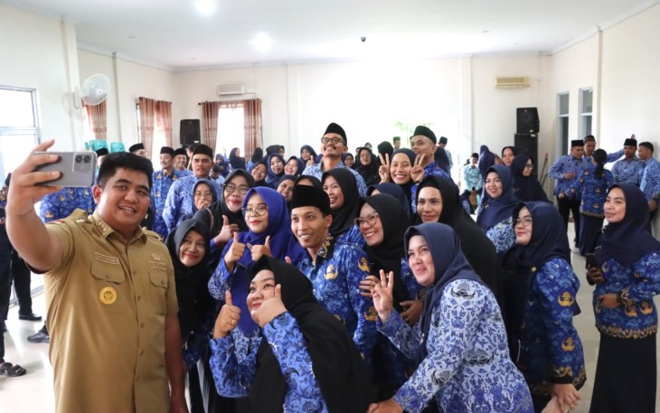 Bupati Bintan Roby Kurniawan Lantik 99 Fungsional Guru