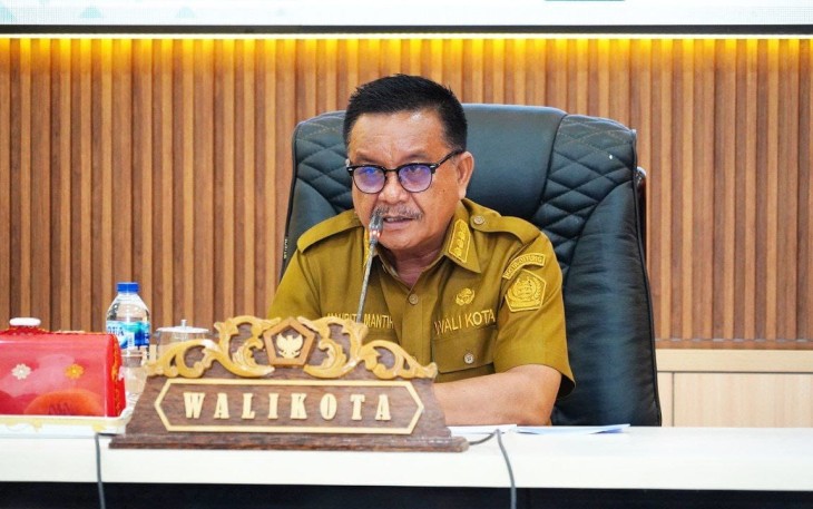 Wali Kota Bitung Maurits Mantiri saat menyampaikan sambutannya