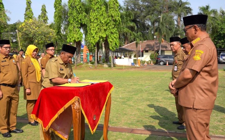 Wali Kota Cilegon Helldy Agustian melantik 10 pejabat eselon II 