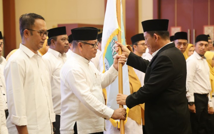 Gubernur Ansar saat Kukuhkan Pengurus ICMI dan IKA UNRI Tanjungpinang-Bintan 