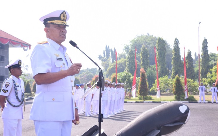 Komandan Kodikdukum Laksma TNI Dr. Taufik Arief, bertempat di Lapangan Apel Mako Kodikdukum Kodiklatal Surabaya, Jumat  (11/8/2023).