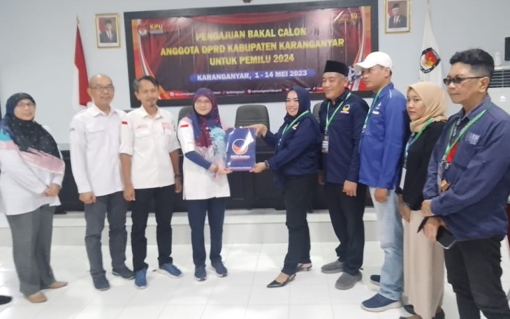 DPD Partai Nasdem Karanganyar mendaftarkan Bakal Calon Legislatif (Bacaleg) di Kantor KPU kabupaten setempat, Kamis (11/4/2023).