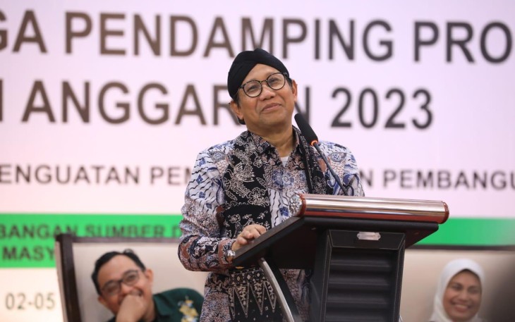 Mendes PDTT Abdul Halim Iskandar saat memberi pengarahan dalam kegiatan Peningkatan Kapasitas Tenaga Pendamping Profesional Tahun 2023 di Gets Hotel, Semarang, Jawa Tengah, Jumat (3/11/2024).