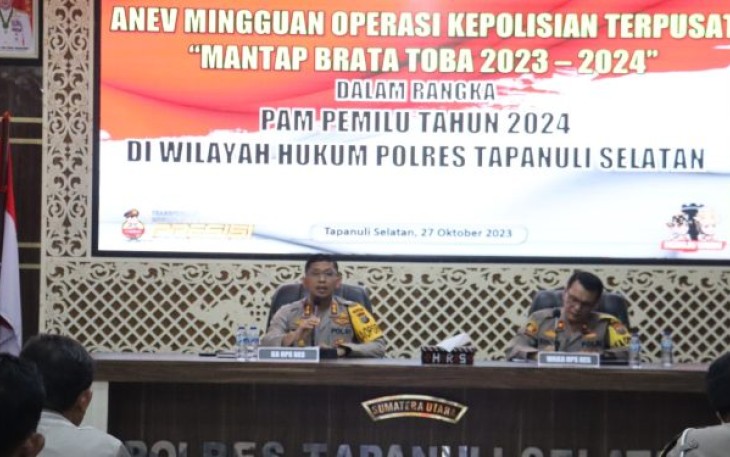 Kapolres Tapanuli Selatan (Tapsel), AKBP Imam Zamroni, SIK, MH, memimpin Rapat analisa dan evaluasi (Anev) terkait Ops Mantap Brata Toba 2023-2024