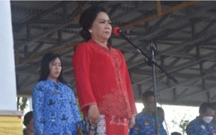Ketua TP-PKK Kota Bitung saat menjadi Irup Korpri pada peringatan hari Kartini ke 144 dan hari Otda ke-27