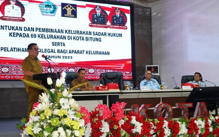 Wali Kota Maurits Mantiri Hadiri Dan Buka Kegiatan Pembentukan Dan Pembinaan Kelurahan Sadar Hukum 
