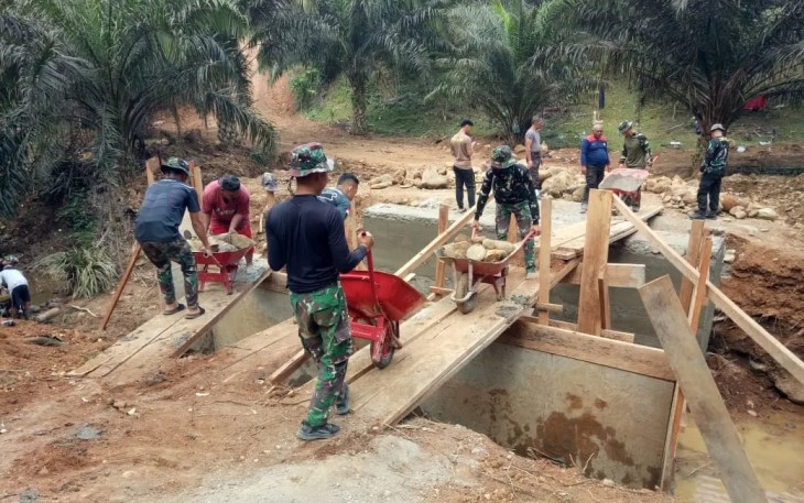 Masyarakat Dukung Kegiatan TMMD 118 Kodim 0408/BS 