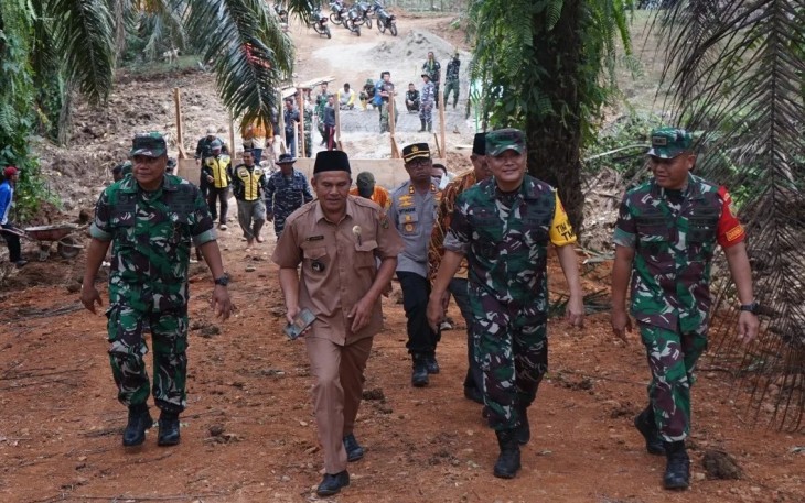 Tim Wasev Mabes TNI AD Apresiasi Kinerja Satgas TMMD 118 Kodim 0408/BS