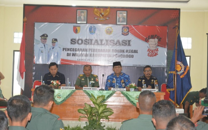 Anggota Kodim 0802/Ponorogo Ikuti Sosialisasi Pencegahan Peredaran Rokok Ilegal