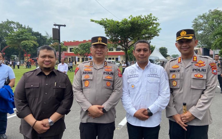 Bupati Tapsel H. Dolly Pasaribu, Bupati Paluta Andar Amin Harahap, Kapolres Tapsel AKBP Imam Zamroni photo bersama saat menghadiri Peresmian Renovasi Rumah Sakit Bhayangkara Polri Tingkat II Medan dan Peresmian Markas Polres Tapanuli Selatan (Tapsel) bersama Kapolri Jenderal Polisi Drs. Listyo Sigit Prabowo M.Si di Medan