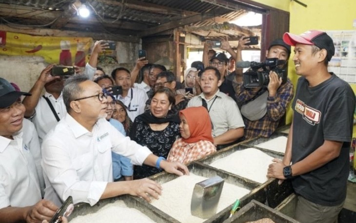 Menteri Perdagangan, Zulkifli Hasan melakukan kunjungan ke Pasar Tanjungsari, Kabupaten Sumedang, Jawa Barat, Rabu (13/12)