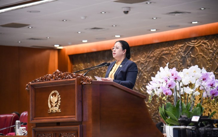 Ketua DPR RI Puan Maharani menutup masa persidangan II tahun sidang 2023-2024 DPR, dalam Rapat Paripurna DPR di Gedung Nusantara II, Kompleks Parlemen, Senayan, Jakarta, Selasa (4/12/2023).