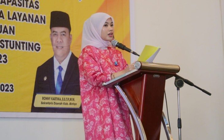 Ketua TP PKK Bintan Hafizha Rahmadhani saat membuka kegiatan Pelatihan Pengolahan Makanan Berbahan Dasar Ikan, Kamis (31/08) di Gedung Convention Hall Hotel Bhdara.