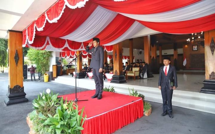 Wakil Bupati Trenggalek, Syah Muhamad Natanegara, saat upacara peringatan hari Sumpah Pemuda, di halaman Pendapa Manggala Praja Nugraha Kabupaten Trenggalek, Sabtu (28/10/2023).
