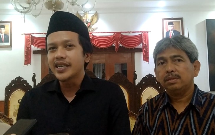 Wakil Bupati Trenggalek, Syah Muhamad Natanegara, saat dikonfirmasi setelah malam puncak ASN Idol Kabupaten Trenggalek Tahun 2023, di Pendapa Manggala Praja Nugraha, Minggu (19/3/2023) Malam (Foto Hardi Rangga klikwarta.com).