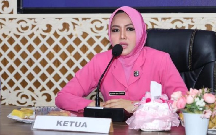 Ketua Bhayangkari Cabang Tapanuli Selatan (Tapsel), Ny Fitri Imam Zamroni, menghimbau anggota agar selalu bijak dalam menggunakan media sosial (Medsos). Selain bijak gunakan Medsos, ia juga menghimbau anggota Bhayangkari Cabang Tapsel, agar menghindari sikap arogan dan hedonis di masyarakat.