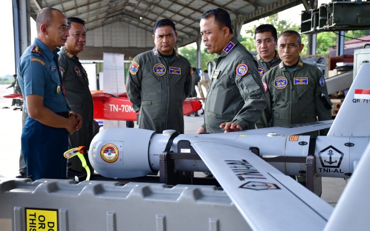 Komandan Puspenerbal Tinjau Alutsista Skuadron Udara 700 Wing Udara 2