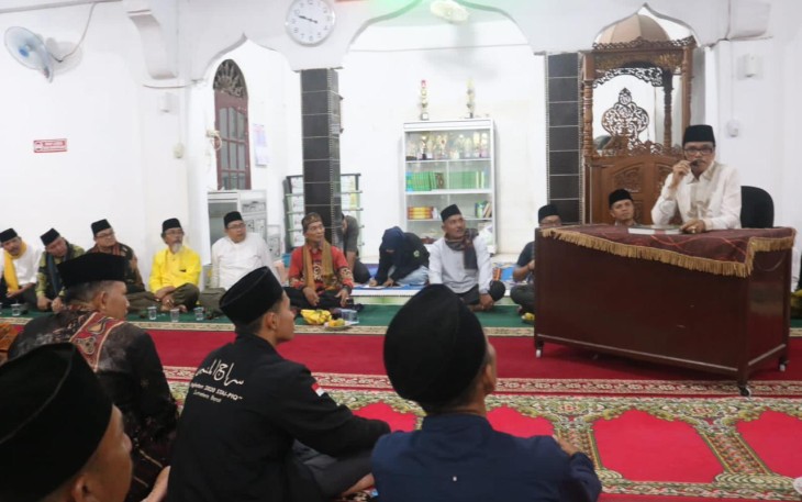 Bupati Limapuluh Kota, Safaruddin, saat Safari Ramadhan ke Masjid Muhsinin, Jorong Baruah Andaleh, Nagari Sariak Laweh, Kecamatan Akabiluru, baru-baru ini.