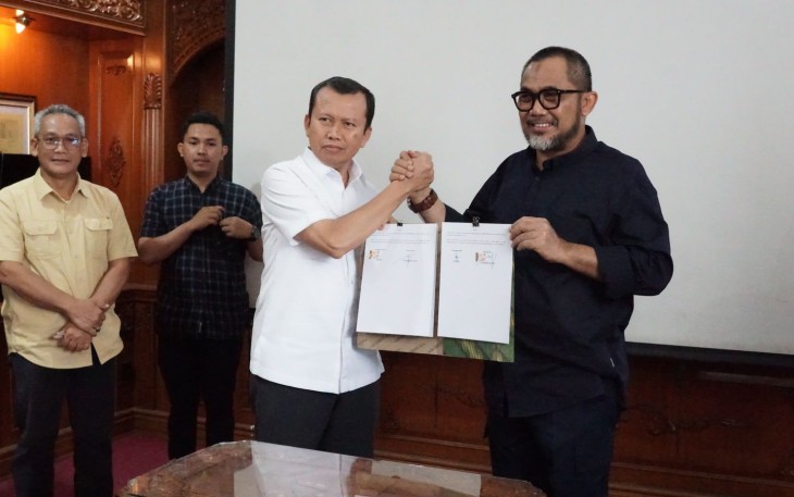 Ditjen Hubdat Berikan Micro Bus