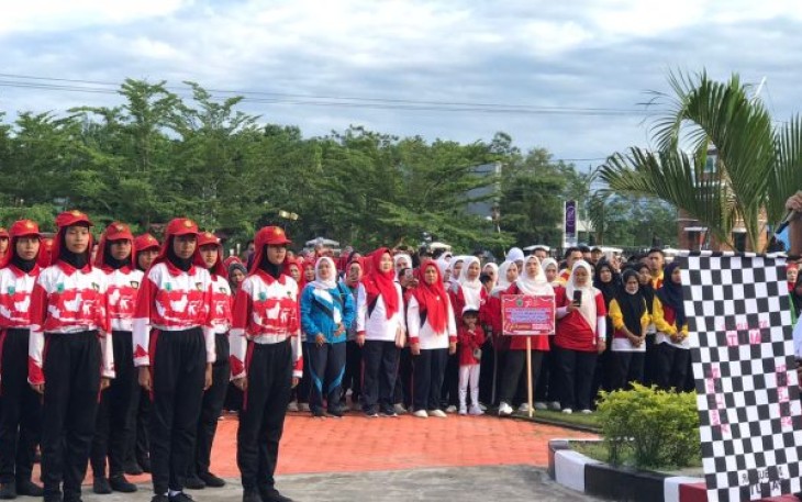 Meriahkan HUT RI Ke 78, Polres Tapsel Ikuti Jalan Sehat Bersama Pemkab Paluta