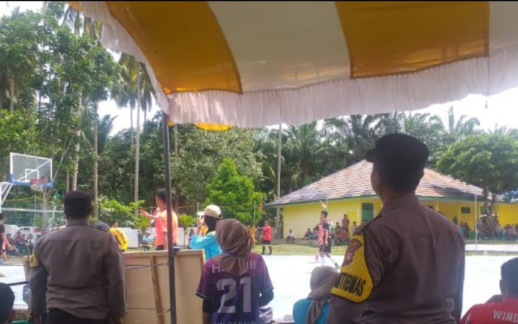 Bhabinkamtibmas saat Lakukan Pengamanan