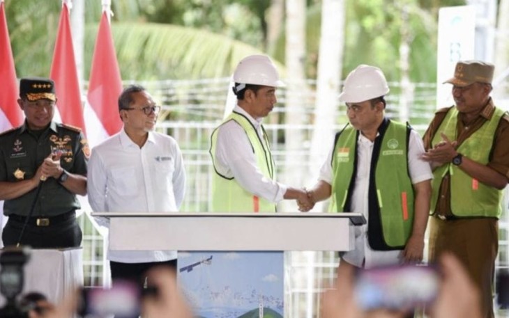 Presiden Joko Widodo mengapresiasi kerja Kementerian Komunikasi dan Informatika yang berhasil menyelesaikan pembangunan 4.990 BTS 4G