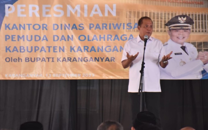 Bupati Juliyatmono memberikan sambutan saat peresmian kantor baru Disparpora Karanganyar, Rabu (13/9/2023) siang.