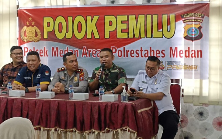 Polsek Medan Area Gelar Pojok Pemilu di Kantor Camat Medan Area