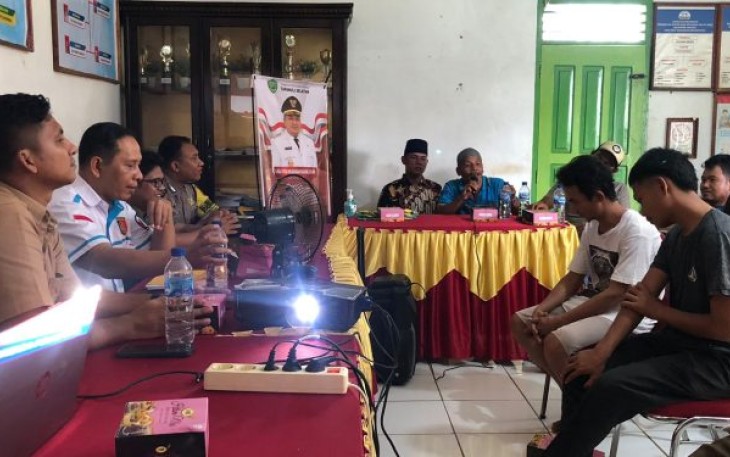 Kasat Resnarkoba Polres Tapanuli Selatan (Tapsel), AKP Salomo Sagala, SH, jadi narasumber sosialisasi anti narkoba di Kantor Desa Telo, Kecamatan Batang Toru, Kabupaten Tapsel, Selasa (7/11/2023) pagi.