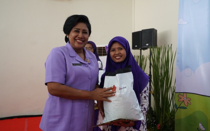 Ketua Umum Ikatan Kesejahteraan Keluarga TNI (IKKT) Pragati Wira Anggini (PWA) Ny Vero Yudo Margono