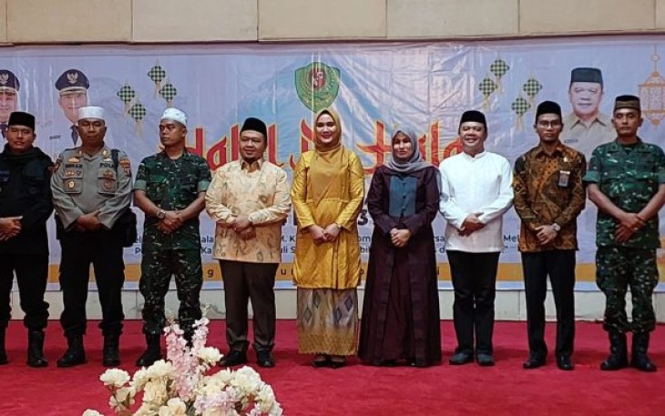 Kapolres, AKBP Imam Zamroni, SIK, MH, diwakili Kasat Samapta, AKP Harun, SH, menghadiri Halal Bihalal 1444 Hijriah Pemerintah Kabupaten (Pemkab) Tapanuli Selatan (Tapsel), Jumat (12/5/2023) 