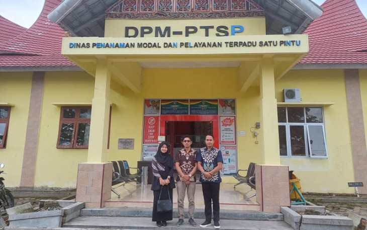  Suasana di Dinas Penanaman Modal dan Pelayanan Terpadu Satu Pintu, Kabupaten Limapuluh Kota, Sumatra Barat.