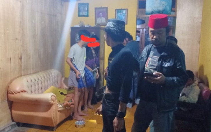 Timsus Polres Bantaeng saat Gerebek Basecamp Geng Gabungan Remaja