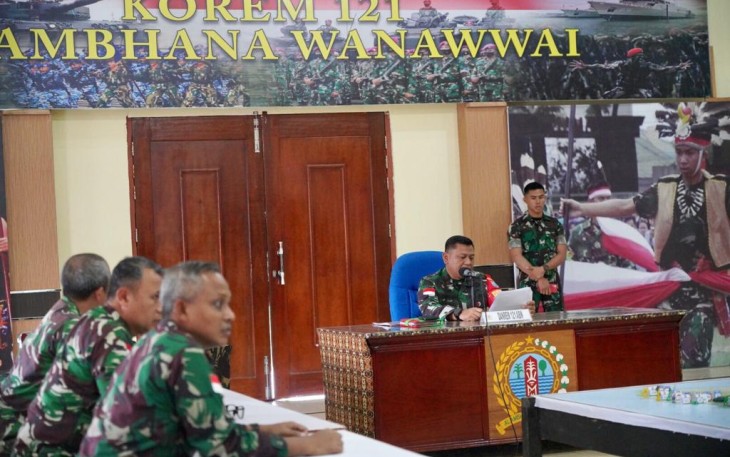 Kapoksahli Pangdam XII/TPR Mewakili Pangdam XII/TPR Buka Latihan Posko 1 Korem 121/ABW Tahun 2023