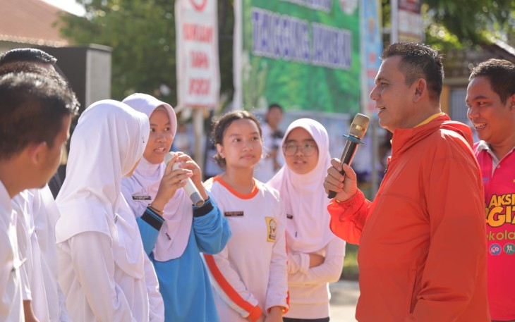 Gubernur Kepulauan Riau H. Ansar Ahmad saat membuka Gerakan Aksi Bergizi dan Peresmian Sarana Pendidikan di SMAN 1 Tanjungpinang, Jumat, (04/08). 