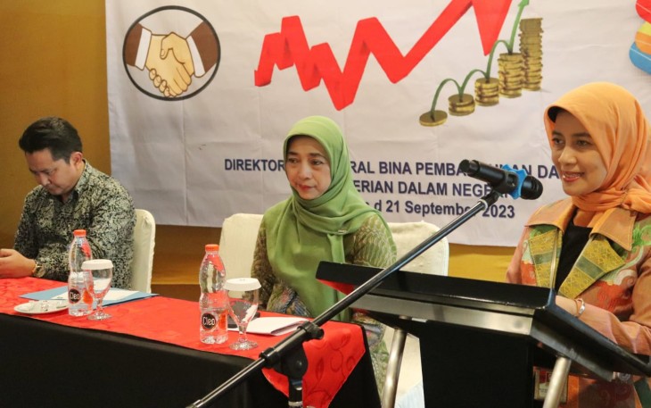 Direktur Sinkronisasi Urusan Pemerintahan Daerah III Kemendagri Erliani Budi Lestari 