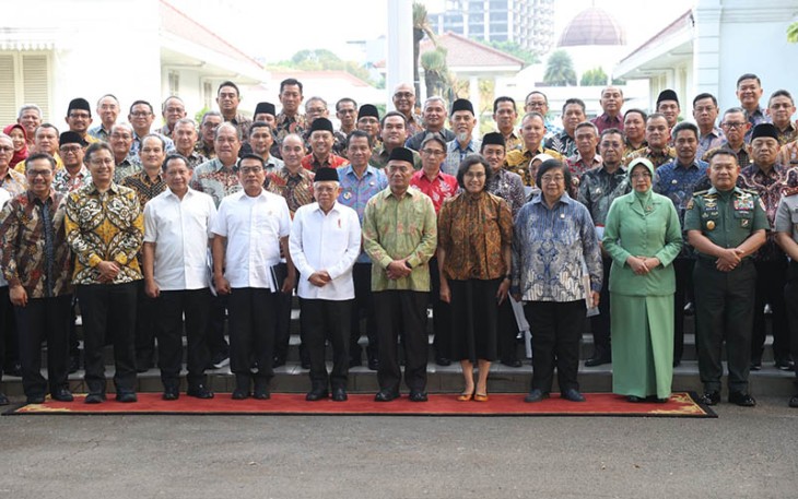 Foto bersama usai Rakornas Percepatan Penurunan Stunting yang dipimpin Wakil Presiden RI Ma’ruf Amin, di Kantor Wakil Presiden, Jakarta, Jumat (6/10/2023).