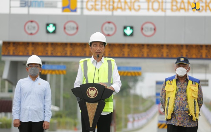 Presiden Jokowi saat peresmian ruas Tol Pekanbaru-Bangkinang di Riau, Rabu (4/1)