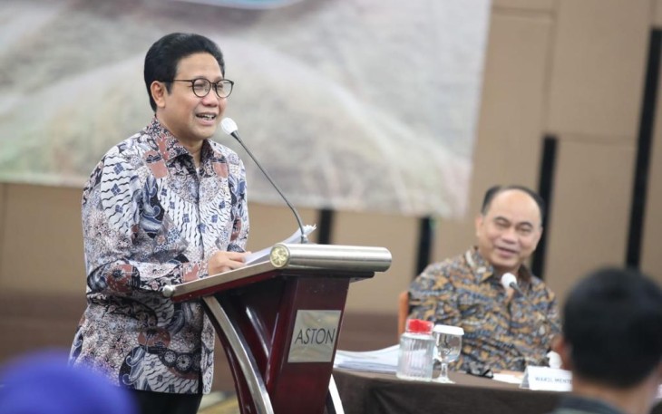 Menteri Desa, PDT dan Transmigrasi Abdul Halim Iskandar membuka Rapat Kerja dan Penandatanganan Perjanjian Kinerja dan Pakta Integritas Eselon I dan Menteri, Kupang, NTT pada Rabu 11/01/23