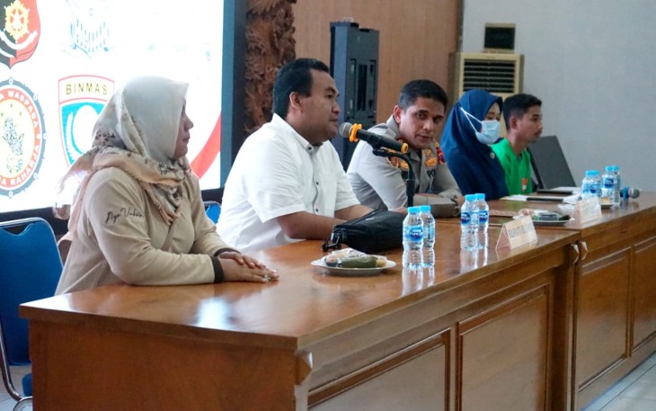 Kapolres Blora AKBP Fahrurozi dan Bupati Blora Arief Rohman saat konferensi pers terkait kasus rudapaksa yang menimpa difabel di kabupaten Blora Jawa Tengah.
